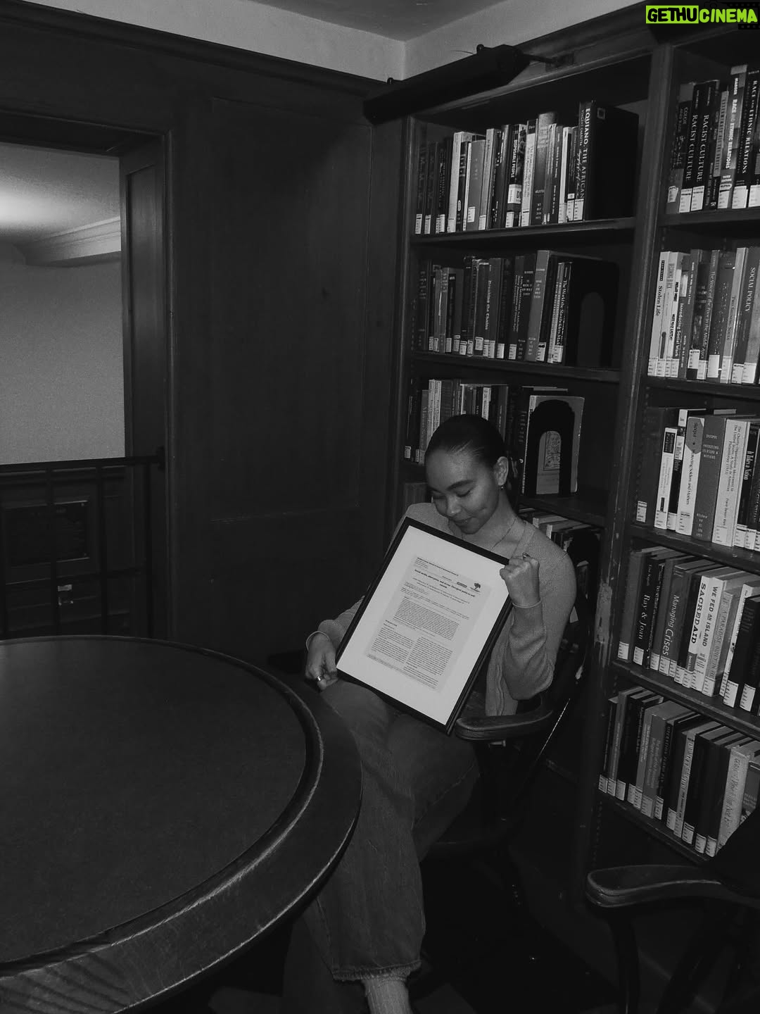 Bailey Bass - 97.5K Likes - PUBLISHED!! My first research paper!!
🤍Social Media, Absorption, and Stress: Divergent Paths to Self-Esteem🤍
Thank you to Dr.Barahmand and Columbia University for this opportunity. 
Link in bio to read it :)

———

Started studying psychology at Columbia University in fall 2024 simply because it spoke to me more than any other major. A month later, I fell in love with research and begged Dr.Barahmand to let me join her research group. Today, I am a published researcher🤭 #tearingup