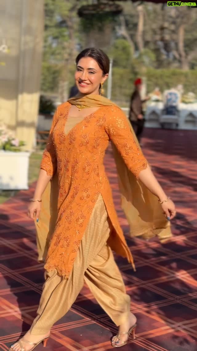 Balreet Mann - 3.9K Likes - Doaba raised me, desi roots shaped me,
a modern mindset drives me — that balance is my identity❤️❤️❤️

#DoabaRoots #ProudlyDesi #PunjabiRoots #ModernMindset #RootsAndWings