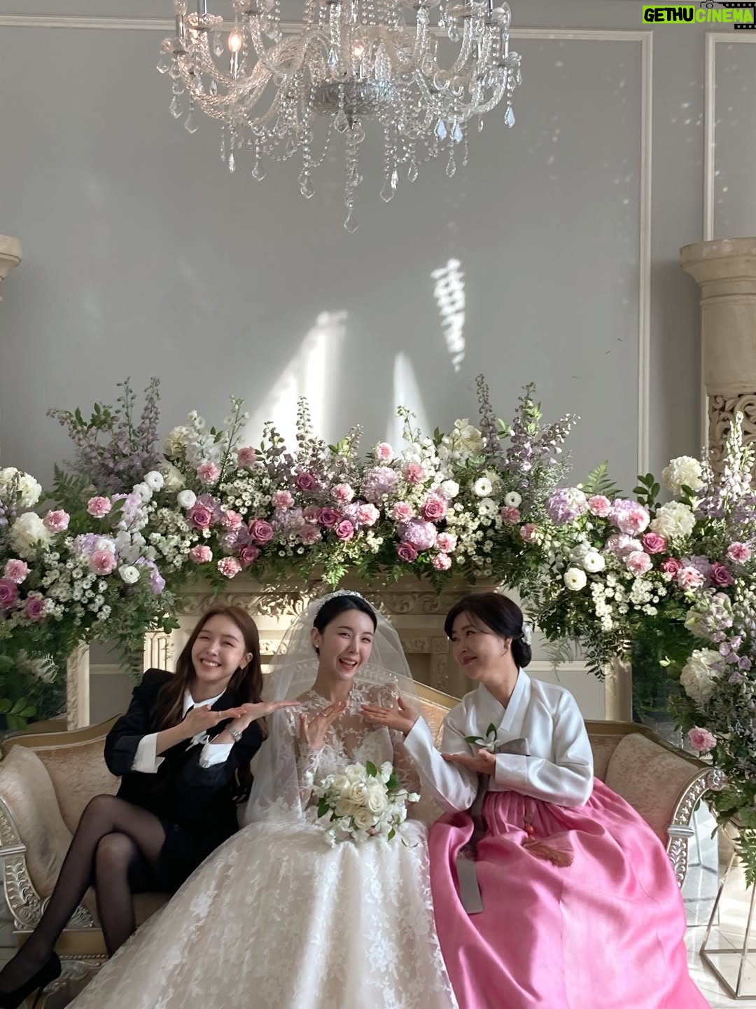 Bang Min-ah - 29.9K Likes - 고마웠어 2025 🔥