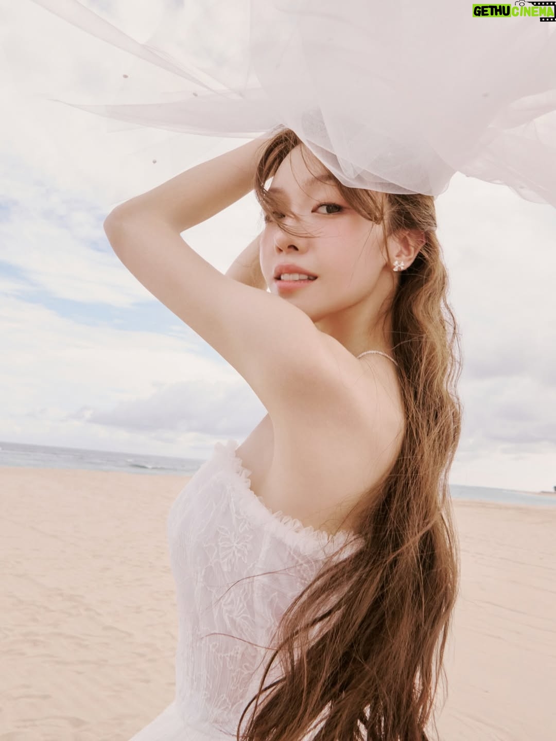 Bang Min-ah - 29.9K Likes - 고마웠어 2025 🔥