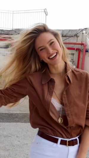 Bar Refaeli Instagram - Shine bright like LIVELLE ✨ 

MakeUp • film • edit • by the multi talented @naorappel 
Hair @adirjacob 
Outfit @castrofashion 
Bra @femina_israel