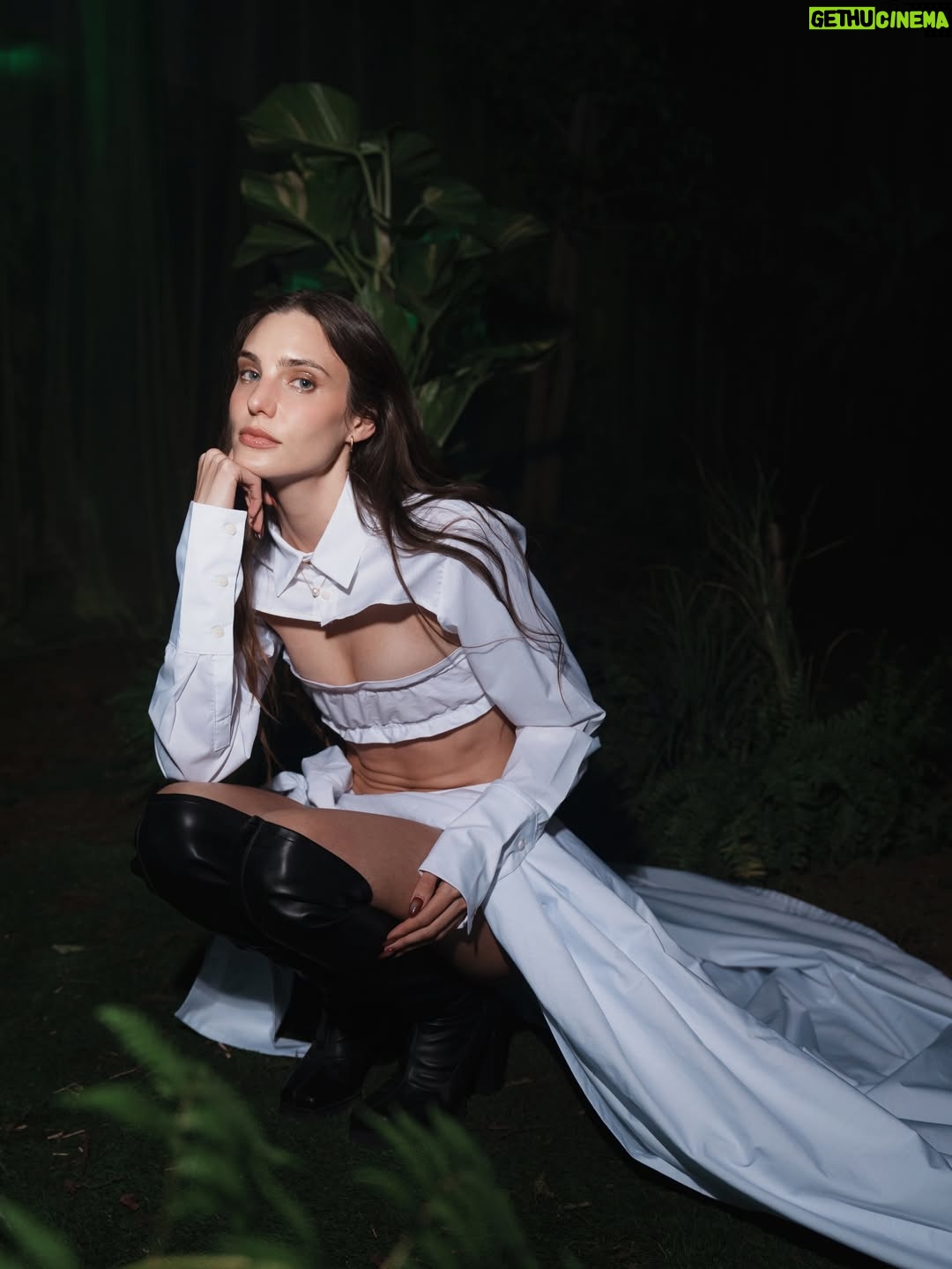 Bárbara López - 90.2K Likes - hosts del MERCADO DE LAS FLORES @marieclaire_la y además besties?? 🌸🌼🌺 it doesn’t get better than that :,) 

📸 @aguslingals 
🎥 @santiagoachaga