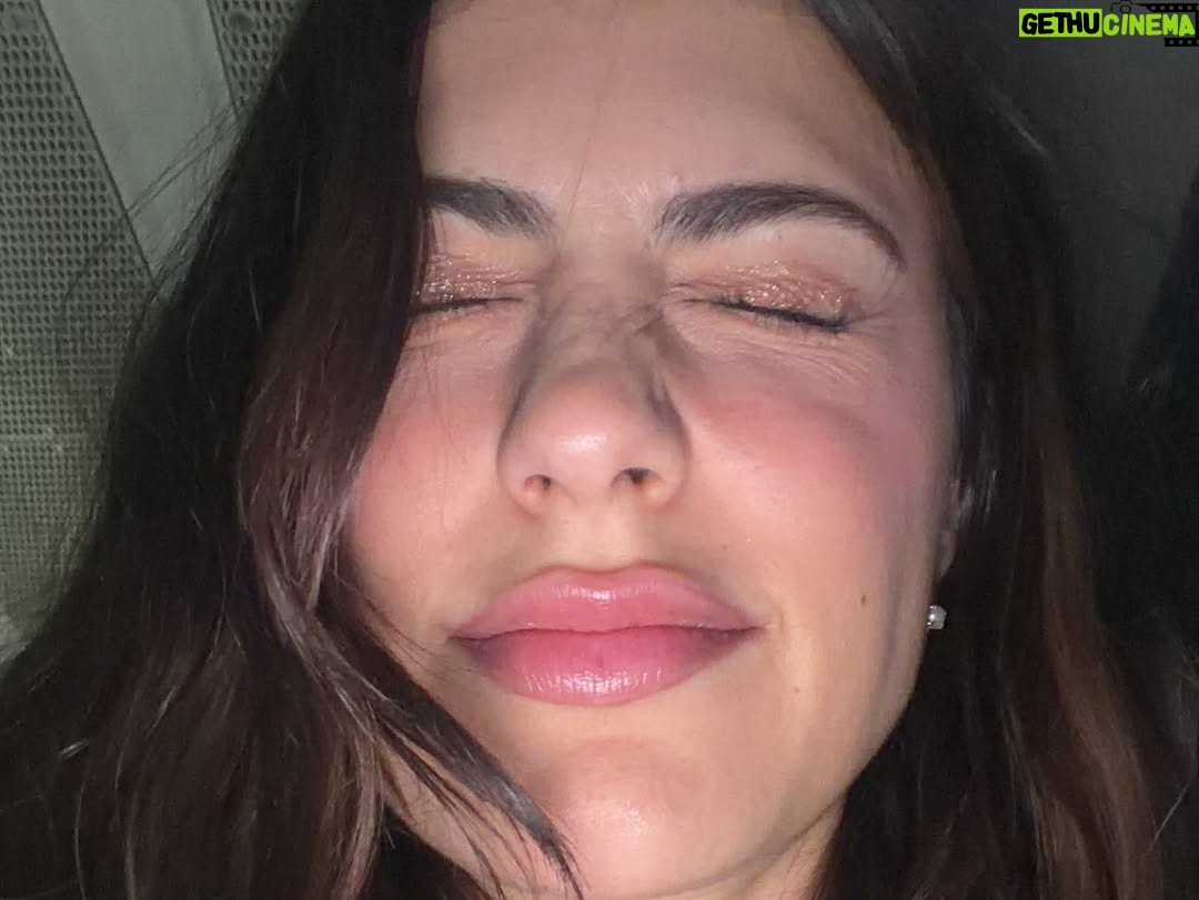 Bárbara López - 25.9K Likes - ♥️♥️♥️aquí les dejo un pedacito de lo que hicimos con  @vichylaboratoires en pagiiiiii.