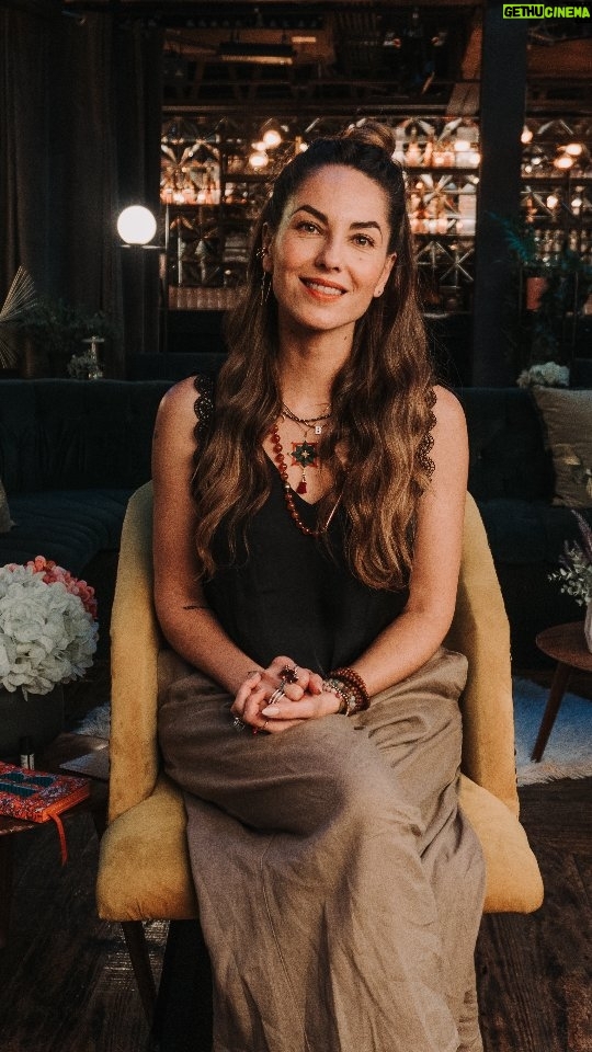 Bárbara Mori - 44.1K Likes - Amarte en un mundo que exige perfección es un acto valiente. Y también profundamente revolucionario.

En este mindset, @delamori habla de amor propio sin filtros: de heridas, de procesos, de errores y de esos hábitos que ayudan a reconstruirte desde adentro.

No es teoría, es experiencia compartida con honestidad.

📅 Estreno: viernes 30 de enero
🔗 Link en bio