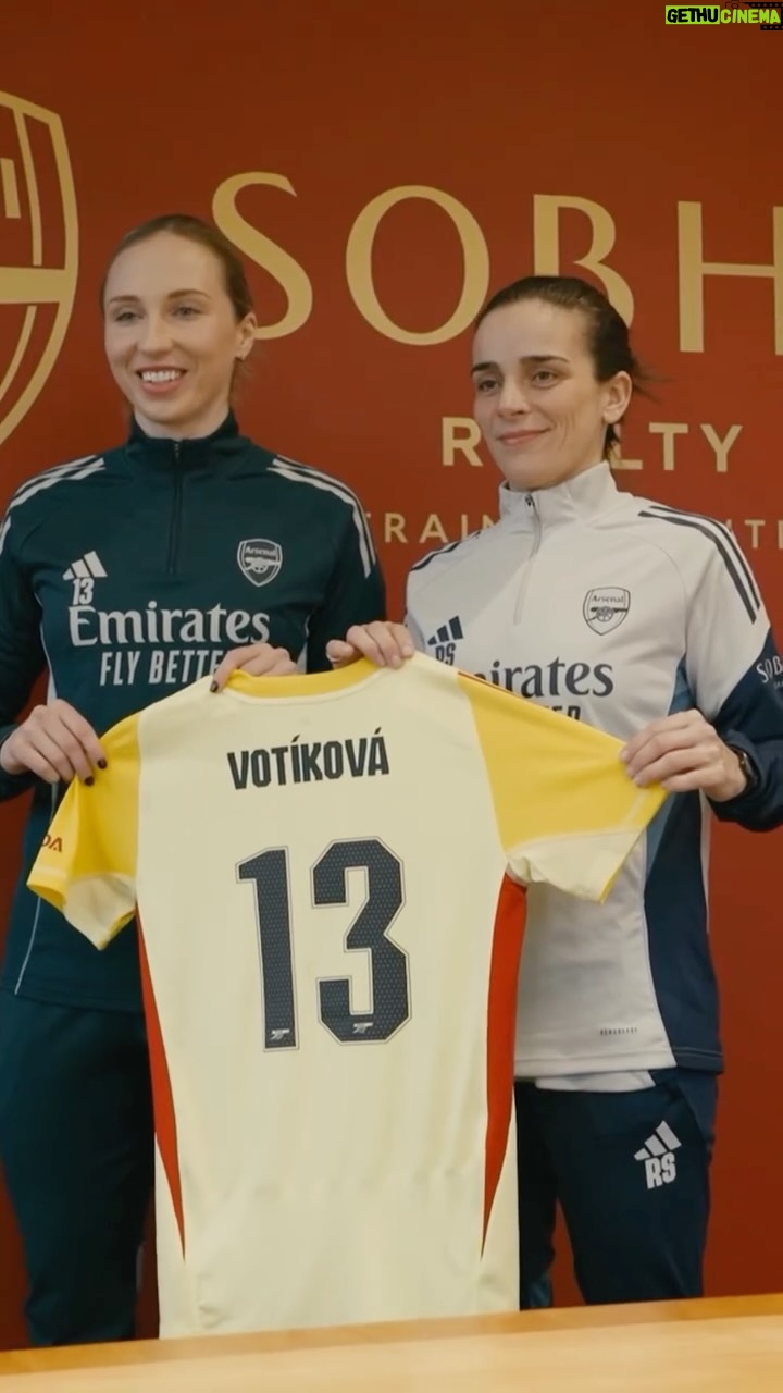 Barbora Votíková - 24.3K Likes - Taking in the surroundings 🤩

Go behind the scenes for Bara’s first day with The Arsenal 🎥