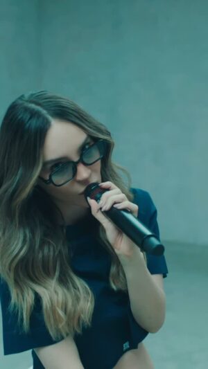 Belinda Instagram - Que gatos son - Live from VEVO Studios 🦂🦁