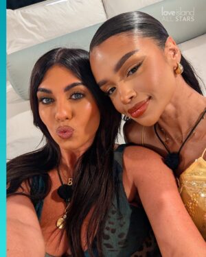 Belle Hassan Instagram - Recents from the villa 🏝️👀 

Love watching Belle step into her soft girl era..
let’s hope her & H are safe tonight 🤍

See you at 9pm! @loveisland
