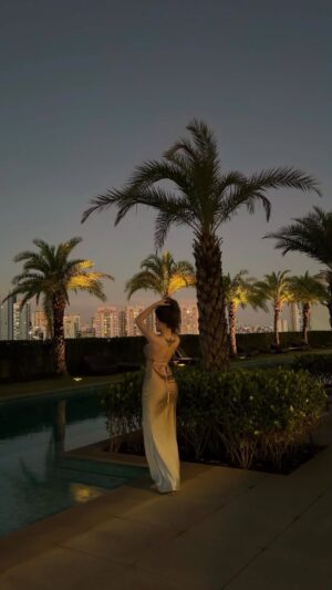 Belle Longwell Instagram - @FashionNova 🍸 kiss it better
ref:
Just Saying Backless Satin Maxi Dress - Brown/combo
Ayla Thong Mules - Off White
#ad #publicité