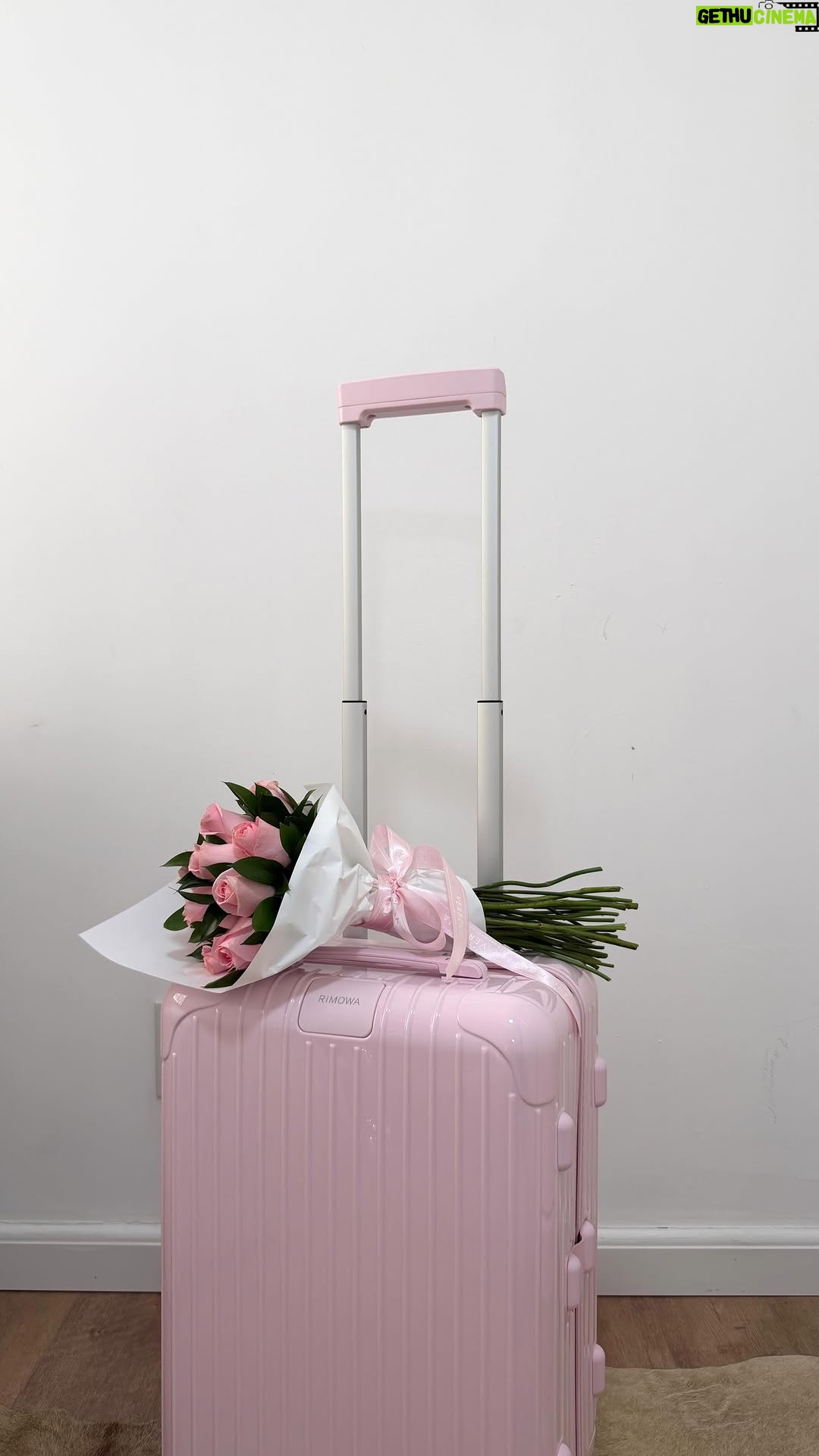 Belle Longwell - 5.3K Likes - look how pink @rimowa so pretty!

ballerina, new seasonal color 🩰