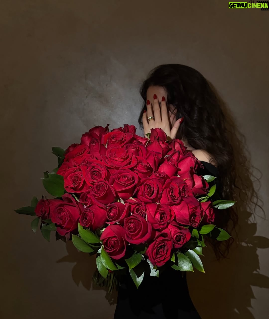 Belle Longwell - 19K Likes - I’m your national anthem 🌹