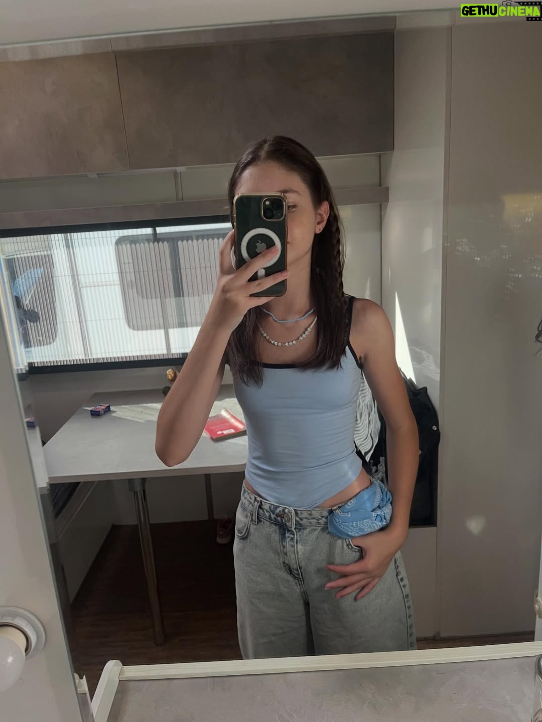 Beren Gençalp - 109.4K Likes - Hayal ve C2 seviye fit check bağımlılığı