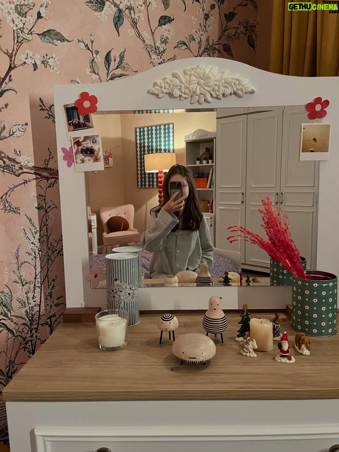 Beren Gençalp - 109.4K Likes - Hayal ve C2 seviye fit check bağımlılığı