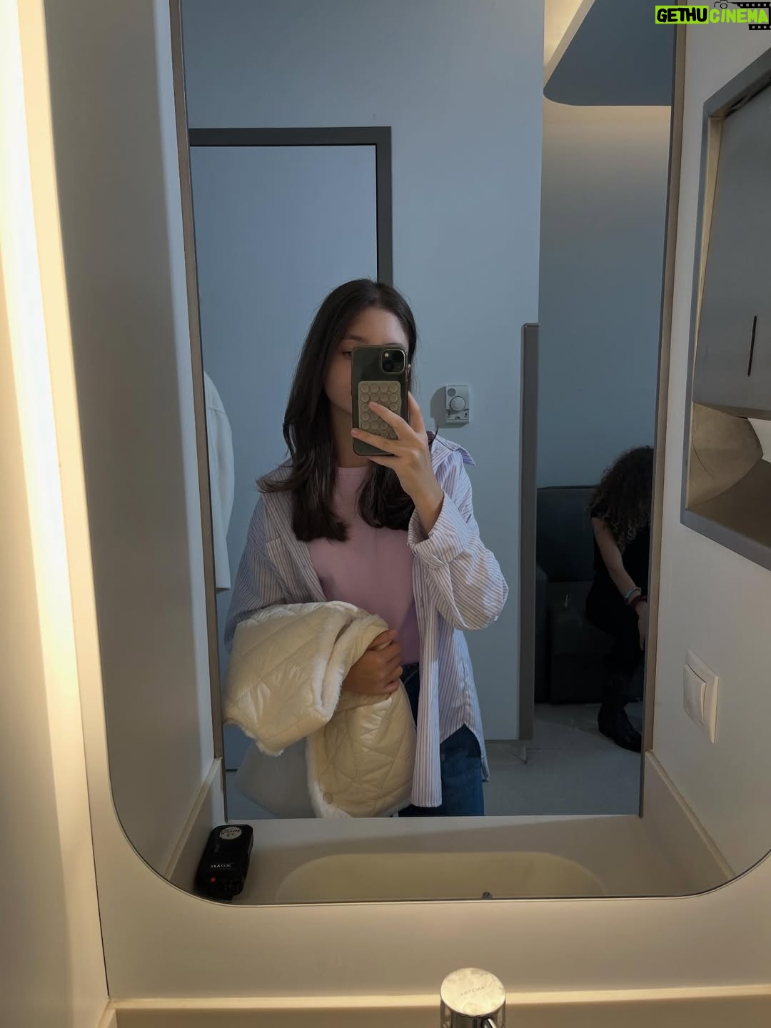 Beren Gençalp - 109.4K Likes - Hayal ve C2 seviye fit check bağımlılığı