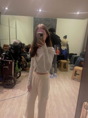 Beren Gençalp Instagram - Hayal ve C2 seviye fit check bağımlılığı