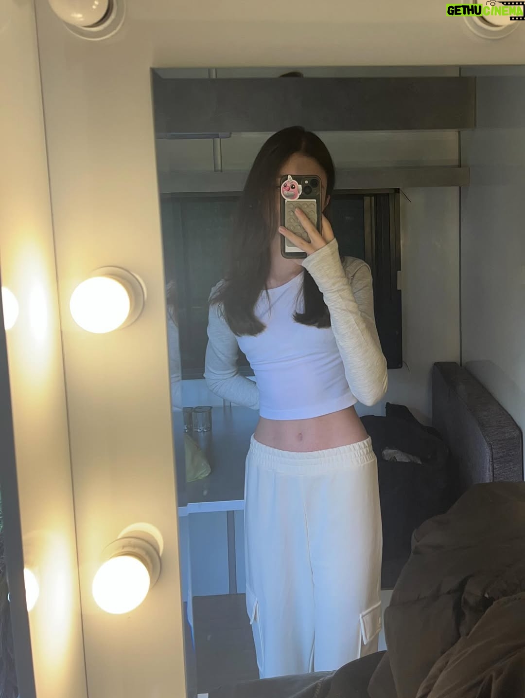 Beren Gençalp - 109.4K Likes - Hayal ve C2 seviye fit check bağımlılığı