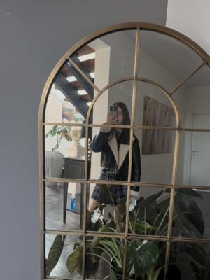 Beren Gençalp Instagram - Hayal ve C2 seviye fit check bağımlılığı