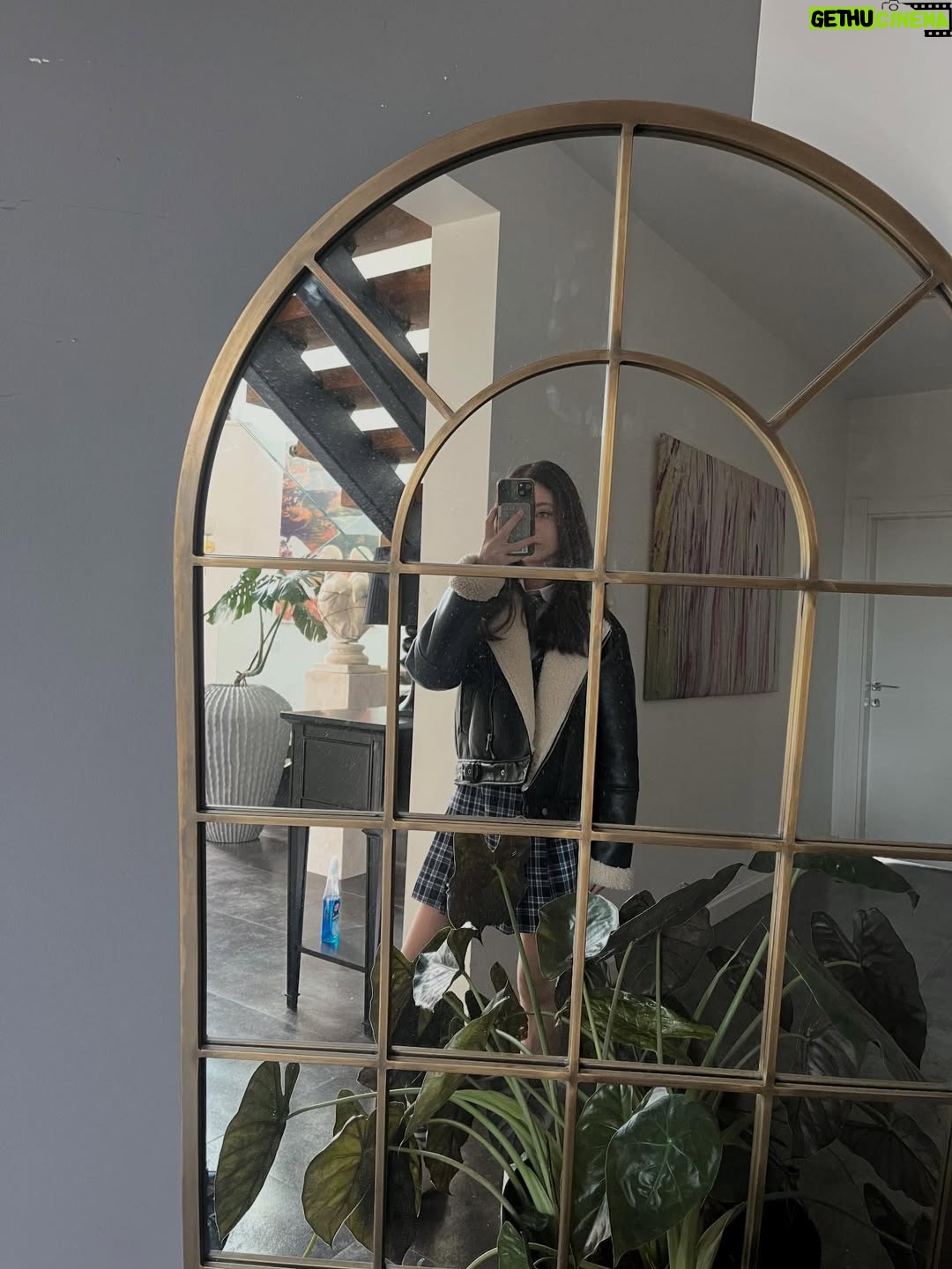 Beren Gençalp - 109.4K Likes - Hayal ve C2 seviye fit check bağımlılığı