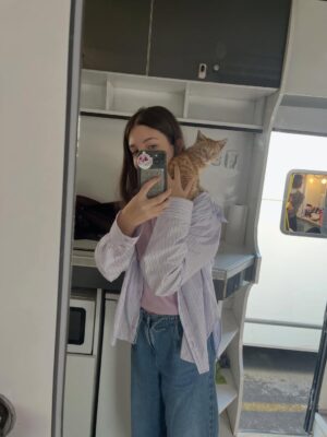 Beren Gençalp Instagram - Hayal ve C2 seviye fit check bağımlılığı