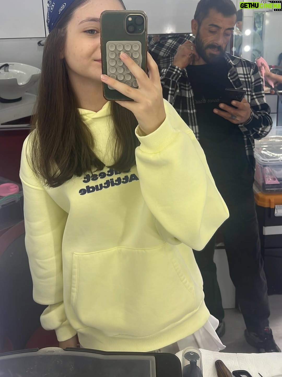 Beren Gençalp - 109.4K Likes - Hayal ve C2 seviye fit check bağımlılığı