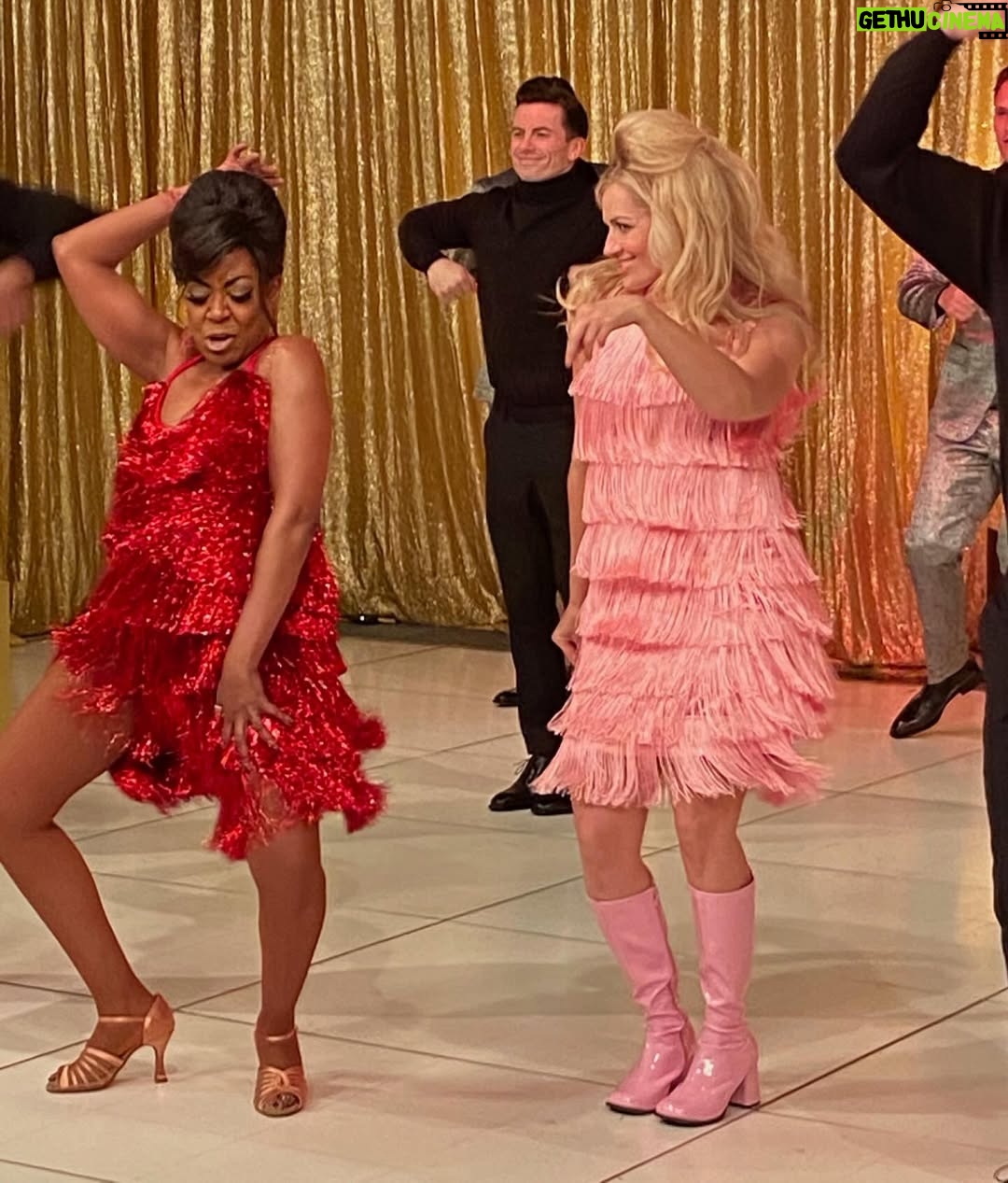 Beth Behrs - 40.9K Likes - Beezy   Teezy 4eva.
@tichinaarnold @tichinazenay @theneighborhood