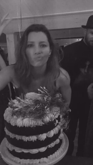Beverley Mitchell Instagram - Where do I even begin? This magical unicorn of a human has a birthday! @jessicabiel I hit the jackpot with you! It has been my greatest honor to spend the last 30 years with you by my side! Through the hardest times of my life as well as the best times in my life! There are no words to explain how much you mean to me! Thank you for loving me always even went I wasn’t so lovable! I hope you feel all the love and know how incredibly special you are to all those lucky enough to be in your orbit! Today we celebrate you, and the gift you are to all of us! Thank you for sharing your magic with us! You are so loved! #happybirthday #sisters  #love