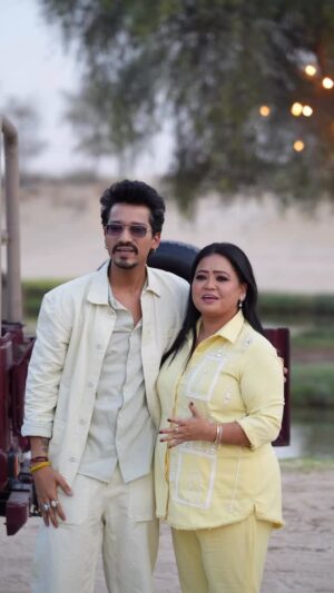Bharti Singh Instagram - bye bye 2025✋🏼❤️welcome 2026 ❤️🧿🥂#ganptibappamorya 🙏🏽 #kaju #golla# #bhartisingh haarshlimbachiyaa