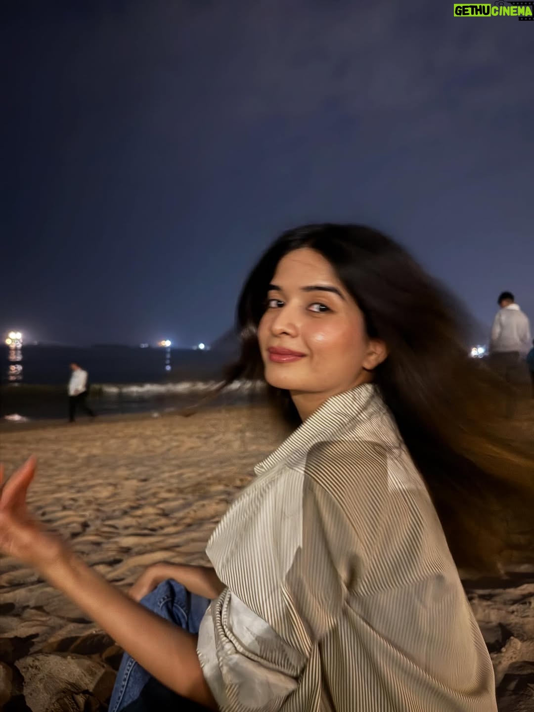 Bhavika Sharma - 614.6K Likes - 🫶🏻🫶🏻