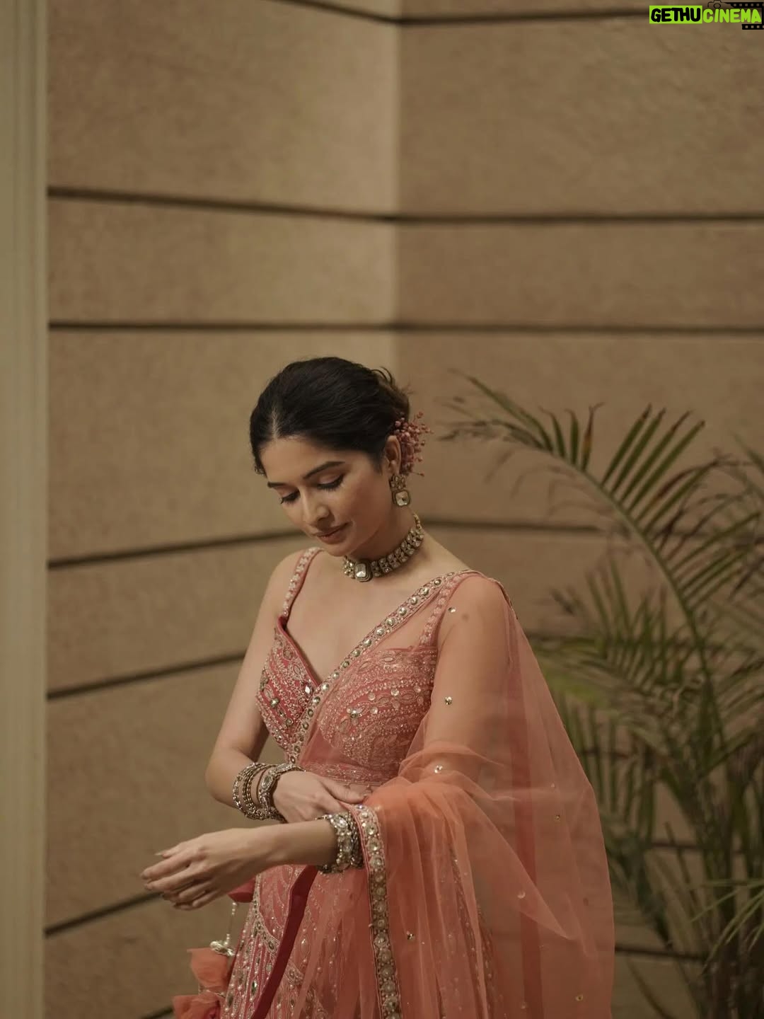 Bhavika Sharma - 368.3K Likes - Styled by:- @stylewithroshnii 
Outfit:- @twamev.official 
Jewellery:- @pinksalt.in 
Makeup By:- @rupalisingh_8 @_disha_chhabra