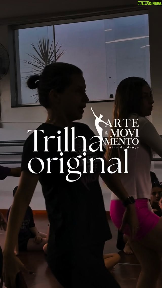 Bia Torres - 107 Likes - A Arte e Movimento sempre acreditou que a dança vai além do movimento.

Em 2026, damos mais um passo no nosso legado: músicas autorais, criadas especialmente para contar as nossas próprias histórias no palco.

Porque formar bailarinos também é formar identidade, memória e arte que permanece.

Solos, duos, trios e conjuntos…
cada coreografia nasce com uma trilha que carrega intenção, emoção e verdade.💜

Projeto autoral assinado por @musicabiastudio, @musicabia na direção artística de todo o trabalho.🎶