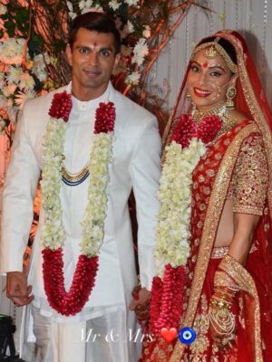 Bipasha Basu Instagram - 2016 was 🩷🧿🙏🏻
#2016