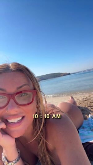 Bonnie Locket Instagram - I went skinny dipping for the first time!!! 👙☀️🌊