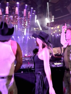 Brandi Cyrus Instagram - DASHA - WORK ON ME (Brandi Cyrus Country Night remix)
Out now on SoundCloud , link in bio 🔗🫂