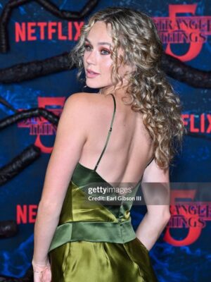 Brec Bassinger Instagram - Demogorgans and gowns last night ❤️
Thanks @netflix and @strangerthingstv for letting me come to the final season celebration 

xo