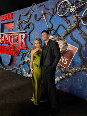 Brec Bassinger Instagram - Demogorgans and gowns last night ❤️
Thanks @netflix and @strangerthingstv for letting me come to the final season celebration 

xo