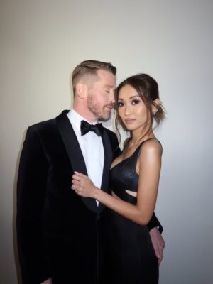Brenda Song Instagram - Got sandwiched on the red carpet between Ana de Armas and Leo- surprised anyone even took our picture.

Thank you @goldenglobes for having us and for letting Brenda almost get close enough to live out her Titanic dreams.