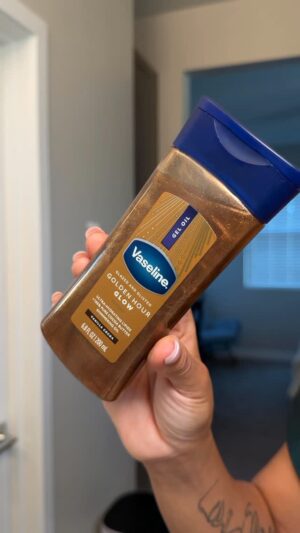 Brianna Giscombe Instagram - Whatever the vibe, the glow is locked in with the new Glazed and Glisten Gel Oils. Grab your radiance in a bottle right now! #vaselinepartner @vaselinebrand