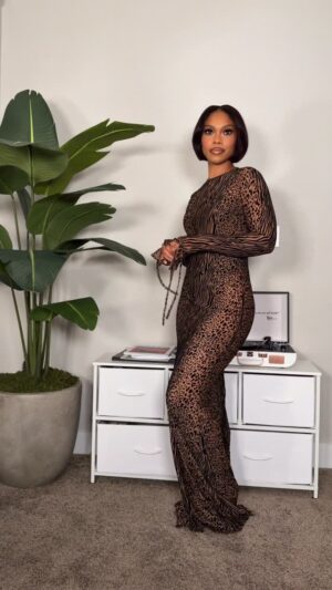 Brianna Giscombe Instagram - I found out my favorite $20 black dress came in other colors. If I like something I will buy it in every color 🙂‍↕️😂😩