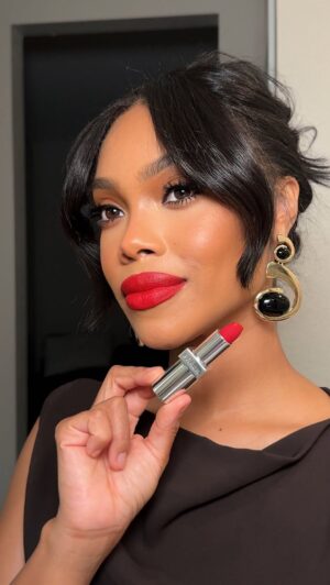 Brianna Giscombe Instagram - A red lip moment 💋 
@smashbox be legendary line and prime liner in true red 
@pradabeauty monochrome soft matte lipstick in Lacca