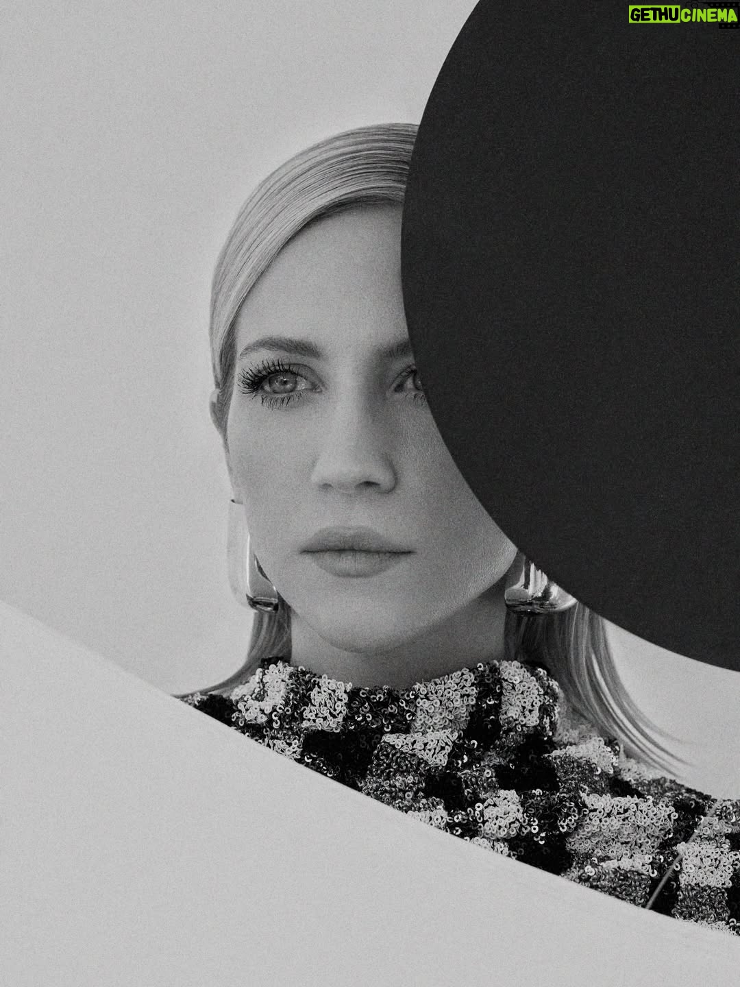 Brittany Snow - 98.6K Likes - As they say: FLAUNT it if you got… (the most talented hair, makeup, styling, photographer, lighting) it. 💙

Thank you so very much for letting me be your cover gal 
@FlauntMagazine
Photographed by @dennisleupold
Styled by @jyotisha_ wearing @csiriano @effyjewelry
Written by @emmaturetsky
Hair: @owengould
Makeup: @jentioseco
Nails: @jolene.b.nails
Flaunt Film Editor: @by.robertodejesus
PR: @imprintpr
#FlauntMagazine #GetInTheRing