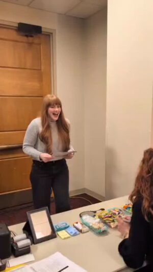Bryce Dallas Howard Instagram - Stay tuned for the sequel 😉 Come see us for a joint photo-op today & tomorrow @abqcomcon @brycedhoward #twilight #conlife @thephiladelphiaconnection
Ticket link in bio ♥️