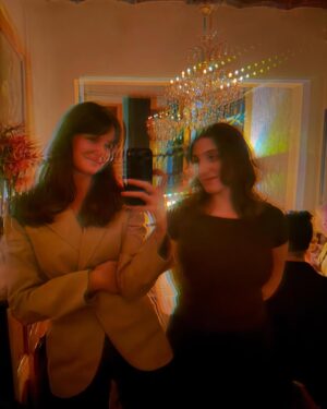 Büşra Develi Instagram - Bitmeyen ocak, yaşanmamış bir şubat ve son fotoğraftaki güzelliğim. 😮‍💨