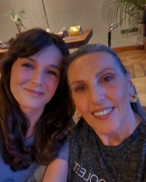 Büşra Develi Instagram - Bitmeyen ocak, yaşanmamış bir şubat ve son fotoğraftaki güzelliğim. 😮‍💨