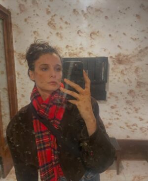 Büşra Develi Instagram - 🫨🤍🎶💫🫂