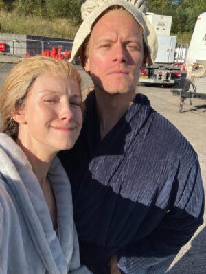 Caitríona Balfe Instagram - I love these people so much. It’s been the greatest ride anyone could have ever imagined. Thank you for embracing us and enveloping us with your love and passion and support. What a journey. And I couldn’t have imagined sharing it with a better group of people. @samheughan .. what a gift you are in every way. Thank you for being the most steadfast partner always. @sophie.skelton my daughter but sister from another mister. @johnhunterbell @rikrankin @laurenlyle7 @izzy_meikle @caitlinoryan and everyone else. Love you all xxx
