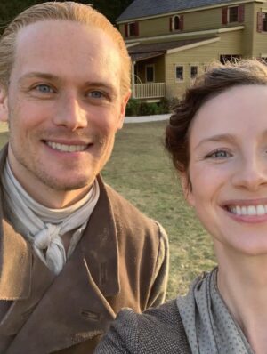 Caitríona Balfe Instagram - I love these people so much. It’s been the greatest ride anyone could have ever imagined. Thank you for embracing us and enveloping us with your love and passion and support. What a journey. And I couldn’t have imagined sharing it with a better group of people. @samheughan .. what a gift you are in every way. Thank you for being the most steadfast partner always. @sophie.skelton my daughter but sister from another mister. @johnhunterbell @rikrankin @laurenlyle7 @izzy_meikle @caitlinoryan and everyone else. Love you all xxx
