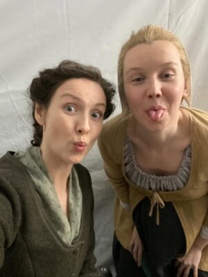 Caitríona Balfe Instagram - I love these people so much. It’s been the greatest ride anyone could have ever imagined. Thank you for embracing us and enveloping us with your love and passion and support. What a journey. And I couldn’t have imagined sharing it with a better group of people. @samheughan .. what a gift you are in every way. Thank you for being the most steadfast partner always. @sophie.skelton my daughter but sister from another mister. @johnhunterbell @rikrankin @laurenlyle7 @izzy_meikle @caitlinoryan and everyone else. Love you all xxx