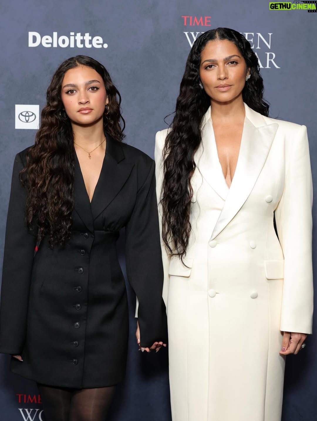 Camila Alves - 68.5K Likes - @time Women Of The Year! What an honor it was to be there with my daughter, for her to see and be in the presence of the most amazing Women on all fields achieving important , inspiring and life changing things. 
Thank you to all of you for showing me and my daughter all that can be possible! 

💚💛💚💛💚💛💚💛💚💛💚💛💚💛💚💛💚💛

@time Mulher do Ano evento… Que honra foi estar lá com minha filha, para que ela pudesse ver e estar na presença de mulheres incríveis em todas as áreas, realizando coisas importantes, inspiradoras e que mudam vidas.
Obrigada a todas vocês por mostrarem a mim e à minha filha tudo que pode ser possível!