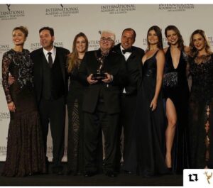 Camila Queiroz Instagram - É 2016, você foi icônico