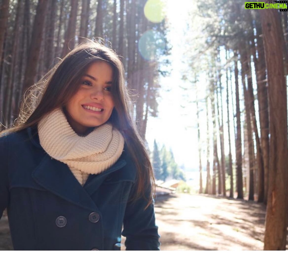 Camila Queiroz - 531.7K Likes - É 2016, você foi icônico