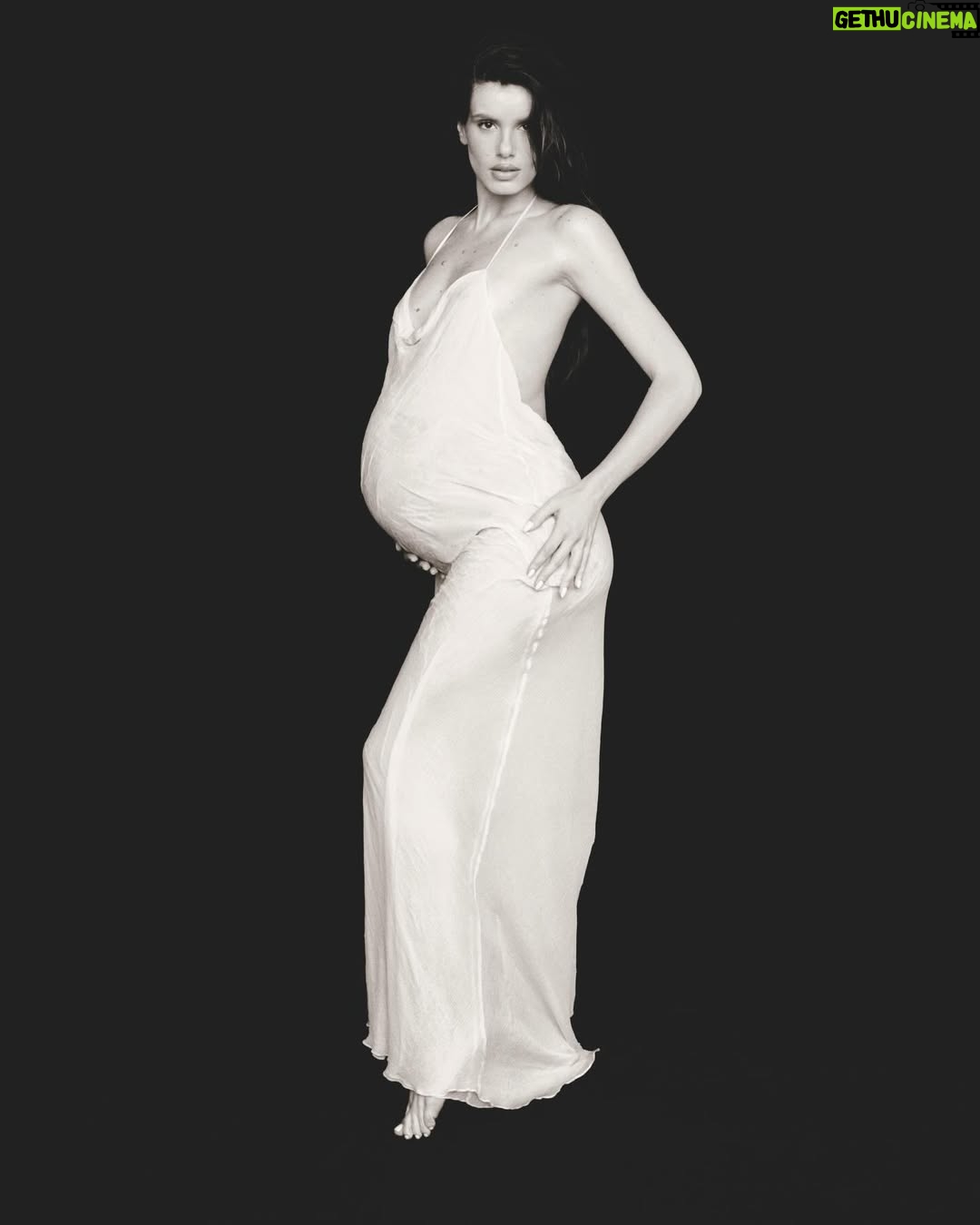 Camila Queiroz - 520.5K Likes - 🤰🏻🙏🏼✨💞👼🏼🧚🏻
Não consegui escolher apenas uma….

Pelo time dos sonhos!!!! 
 @mar_______vin 
@pedrosales_1 
@silviogiorgio 
@b_rezende90 
@viddoart 
@13thprod